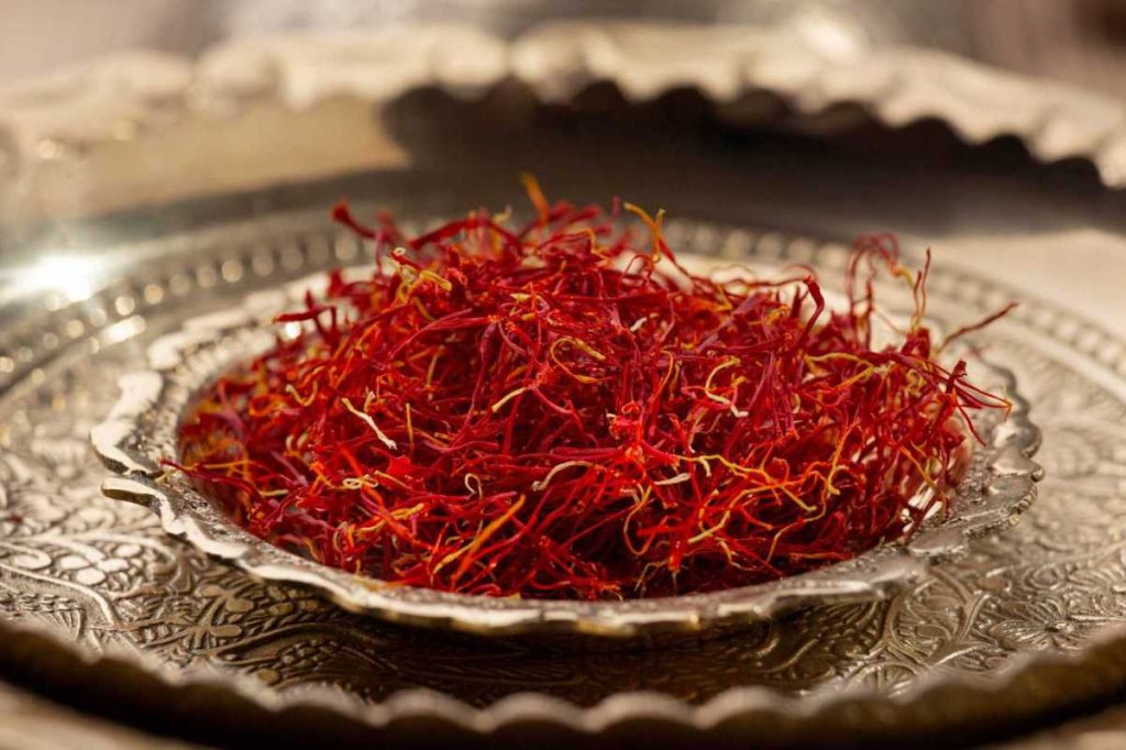 Is It Good To Gift Saffron To A Neighbor? 4 Is It Good To Gift Saffron? Saffron, Gift.